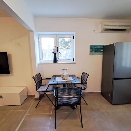 Apartments Ivanka Supetar Ngoại thất bức ảnh