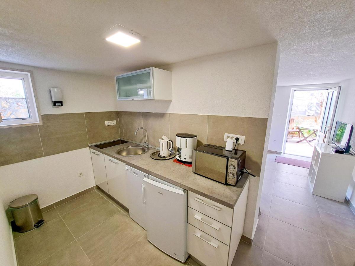 Apartments Ivanka Supetar Ngoại thất bức ảnh