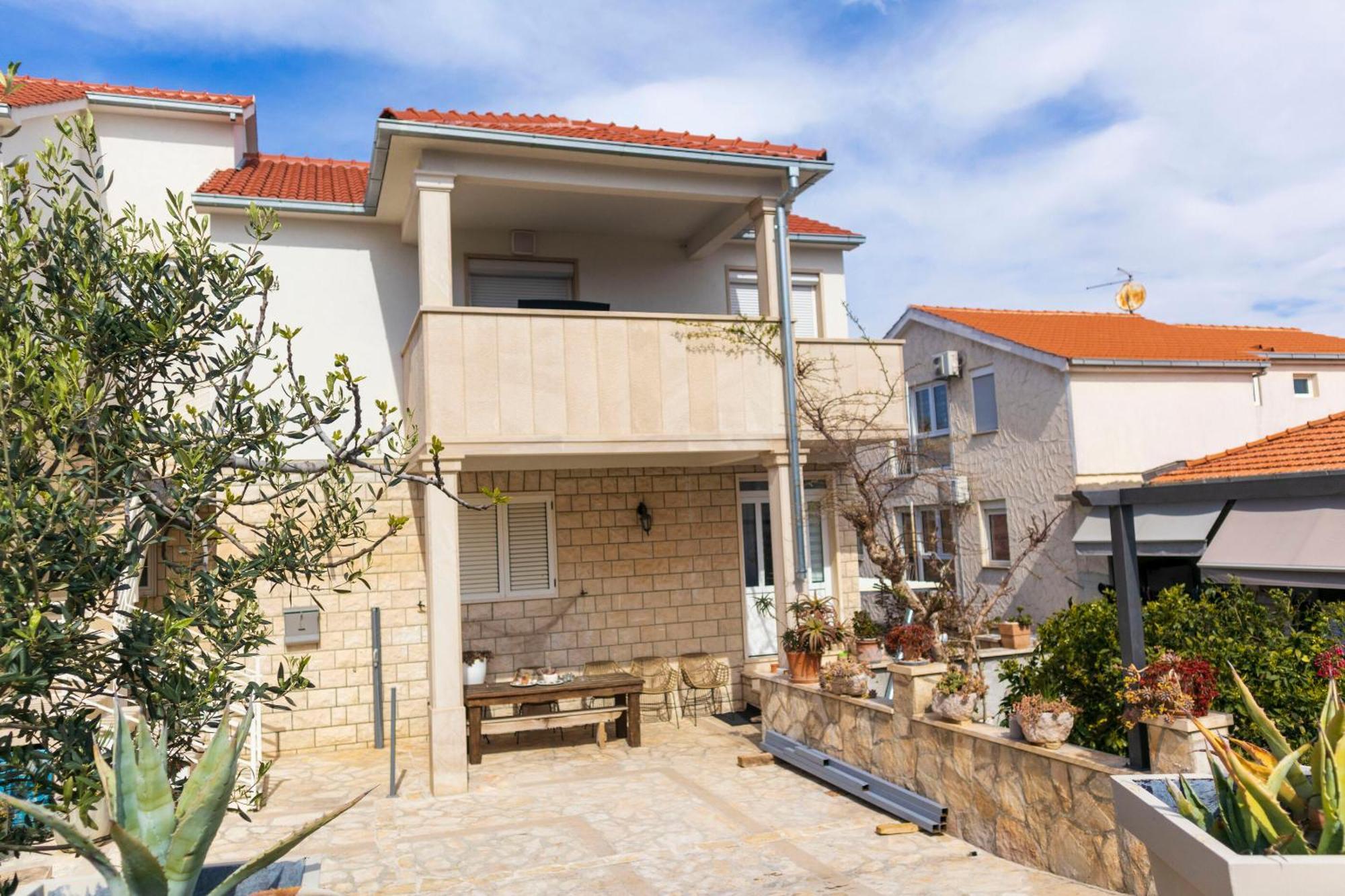Apartments Ivanka Supetar Ngoại thất bức ảnh
