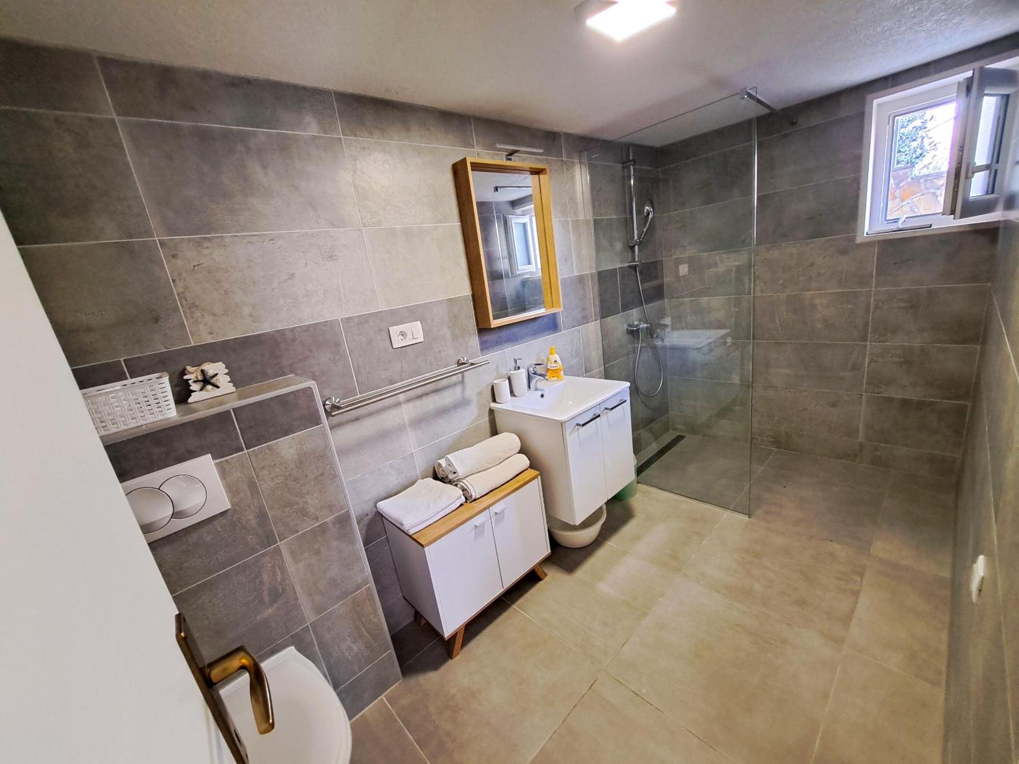 Apartments Ivanka Supetar Ngoại thất bức ảnh